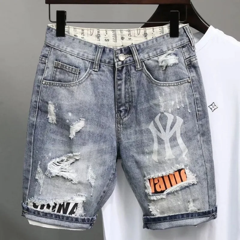 

New Light Colored Ripped Shorts, Korean Version Five Quarter Pants, Fashionable Men's Clothing, Personalized and Handsome Jeans