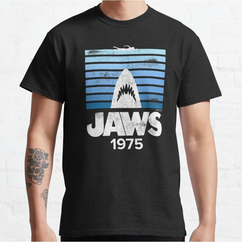 

Jaws Movie 1975 art Retro sea Shark horro ocean animal Short-sleeve crewneck T-shirt for men large size Adult Tops S-6xl