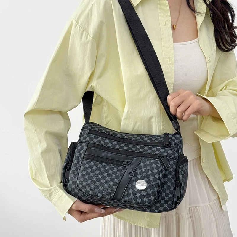 

Neutral style backpacks for men and women are suitable for middle-aged and elderly people as cross-body bags.