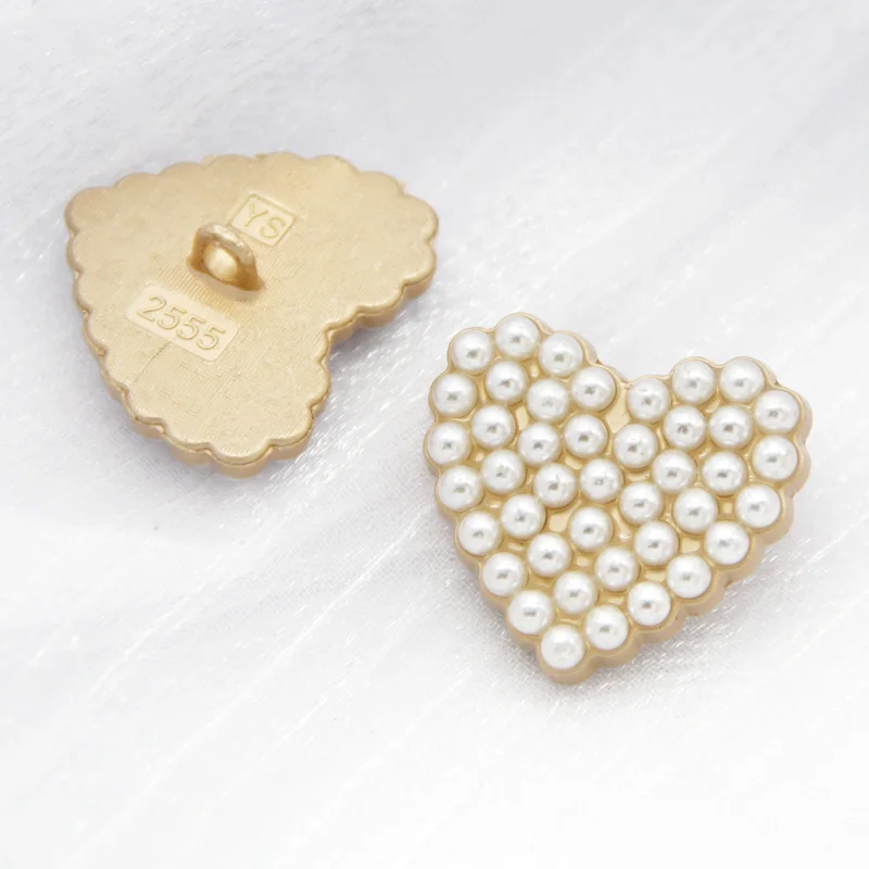 Gold Large Metal Heart Buttons For Clothing Coat Dress Sweater Vintage Decorative Buttons Wedding Sewing Accessories Wholesale