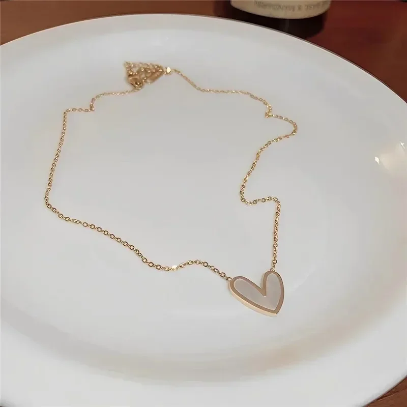 العصرية الكورية بسيطة القلب قلادة المختنق القلائد للمرأة سلسلة الترقوة قلادة للنساء الفتيات هدايا الحفلات الجديدة مجوهرات