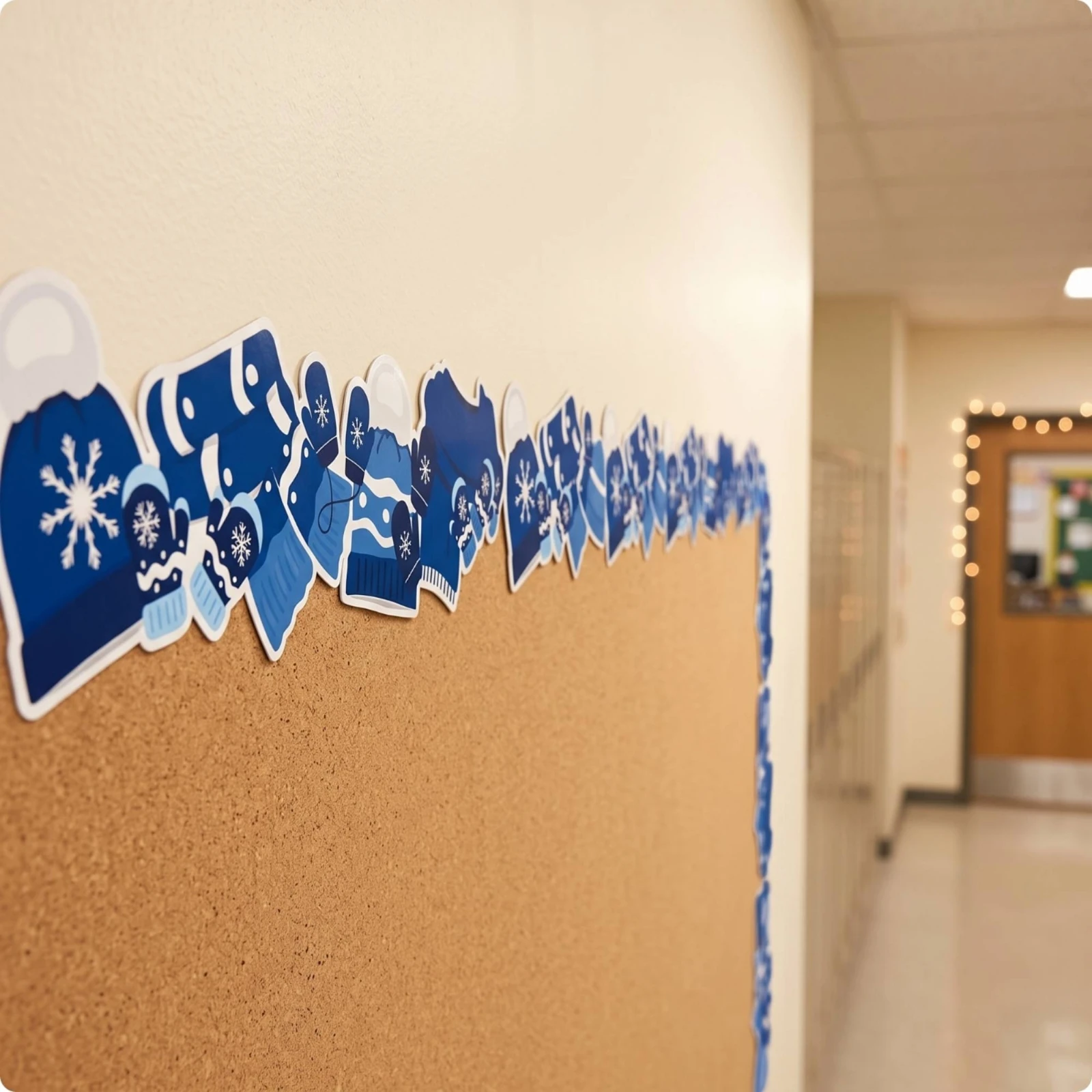 Bulletin Board Border Trim Printed Die-Cut Rolled Border Trim Flexible Lightweight for Teachers, School Blackboard
