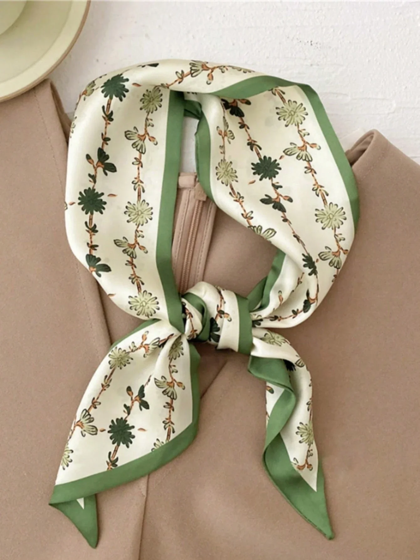 

4pcs Women's Silky Satin Floral Scarves Headbands Versatile Elegant Hair Accessories