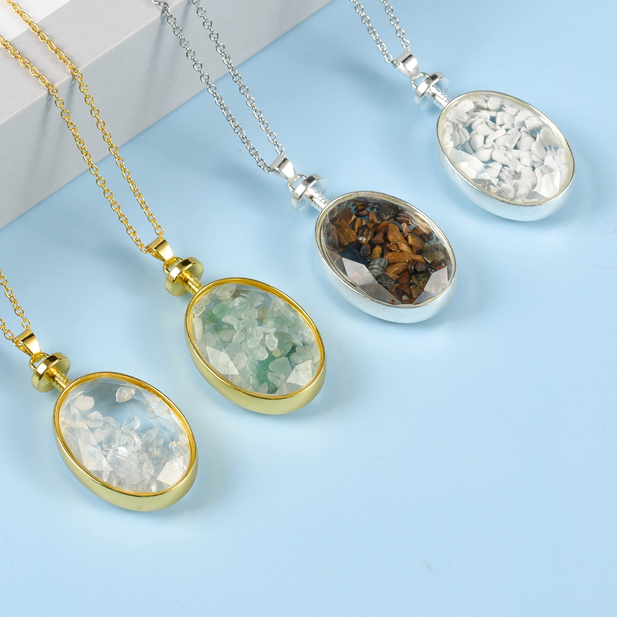 

Crystal Chips In Oval Glass Pendant/Necklace
