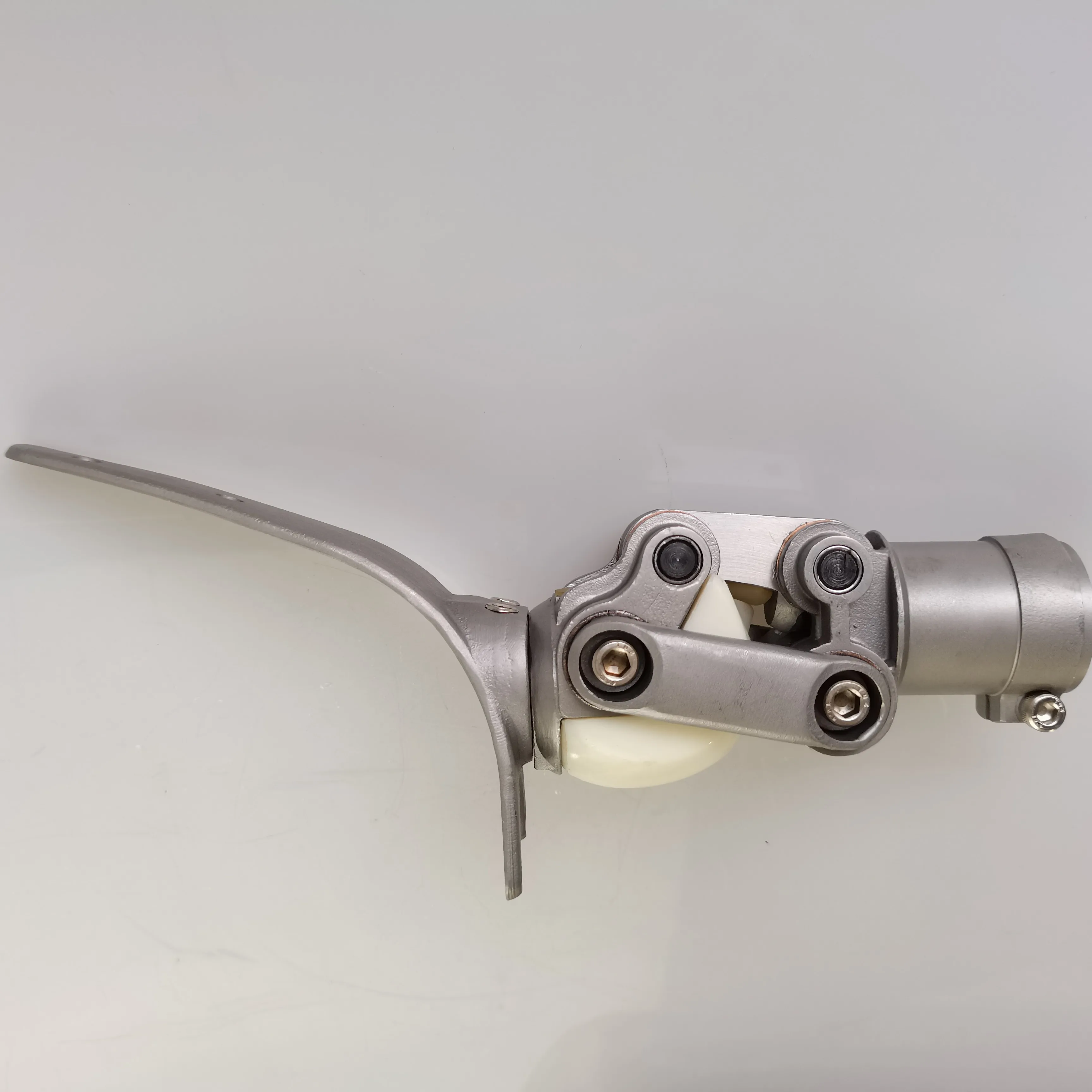 Kustomisasi Pabrikan Pengunci Sendi Lutut Rusak