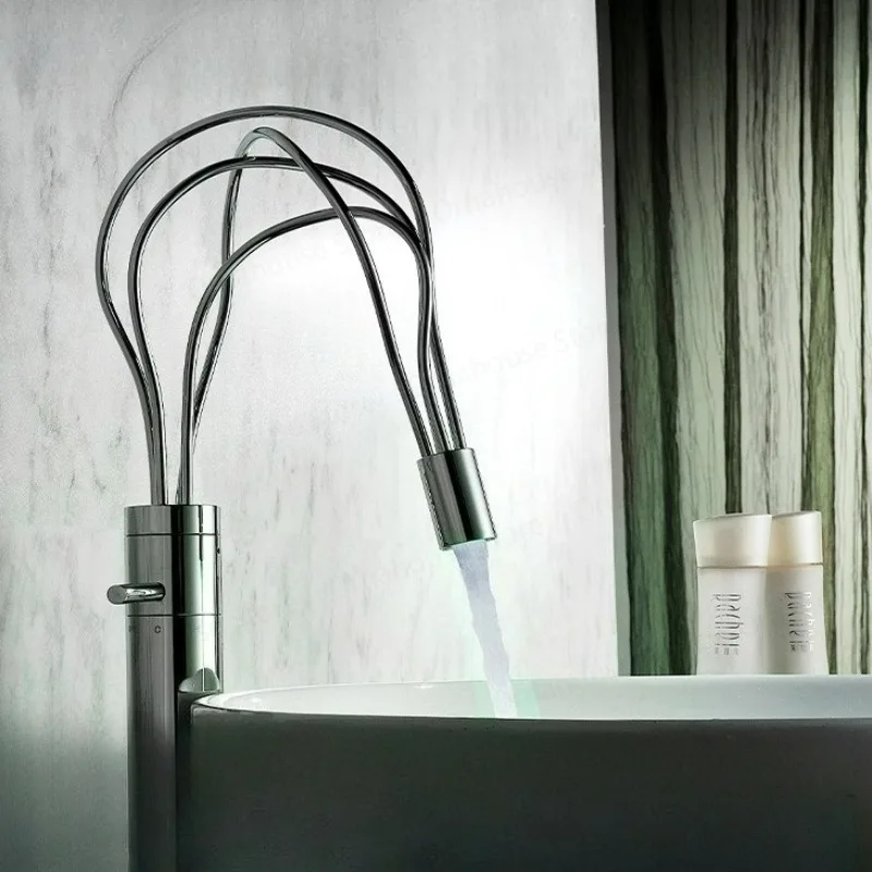 

Современный латунный смеситель для ванной комнаты с LED-подсветкой, настольный, с одной ручкой, модный, для раковины, с коротким и высоким изливом-водопадом