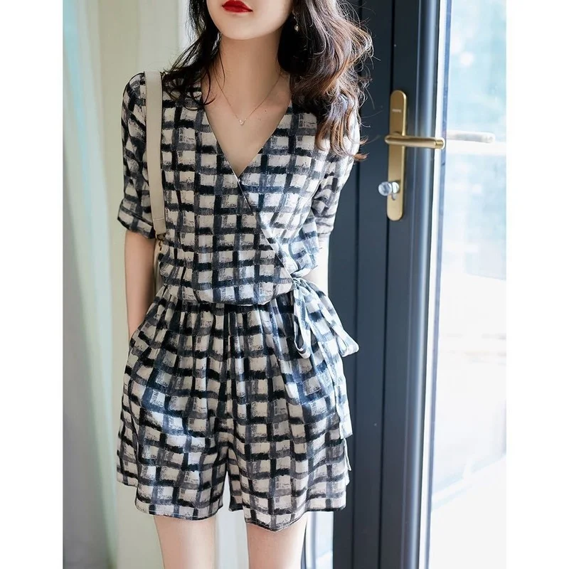 

2023 New Summer Short-sleeve Plaid Jumpsuits V-neck Office Lady Jumpsuits Women High Quality Lace-up Overalls Romper Y458