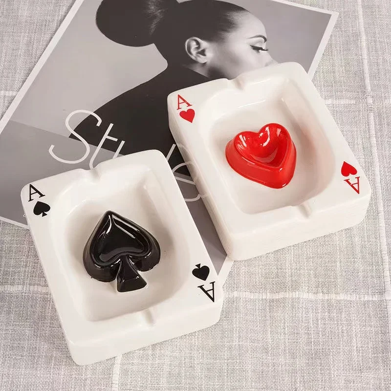 

European Creative Poker Ceramic Ashtray Fashion Funny Simple Living Room Desktop Decoration Smoking Accessories Boyfriend Gifts