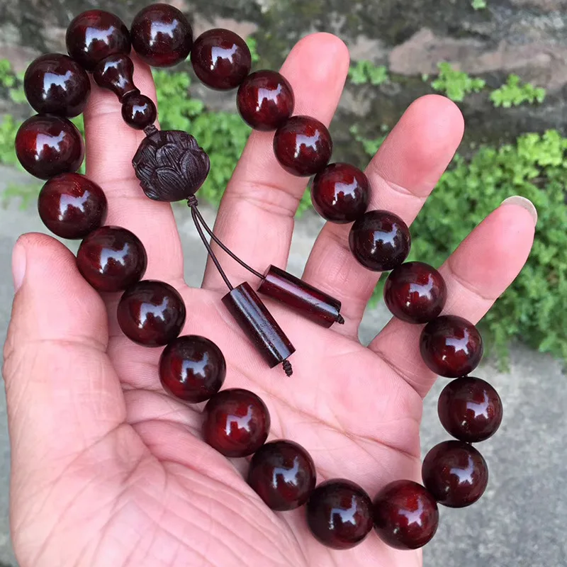 Indian small-leaf rosewood 1.5*21 pieces handheld, clay material with golden specks, chicken blood red, high oil content and den