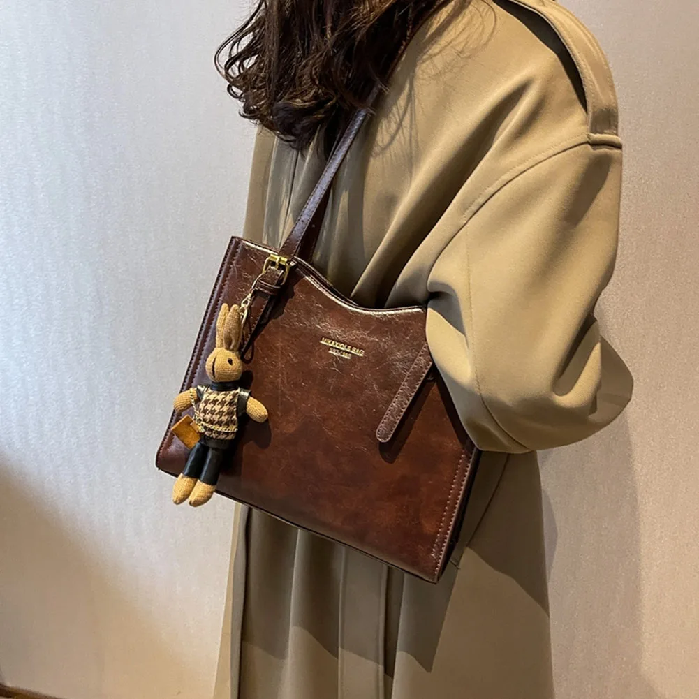 

Women's Retro Handbag With Pendant Tote Handbag Large Capacity Fashion Shoulder Bag Ladies Travel Handbag Solid Color Bags