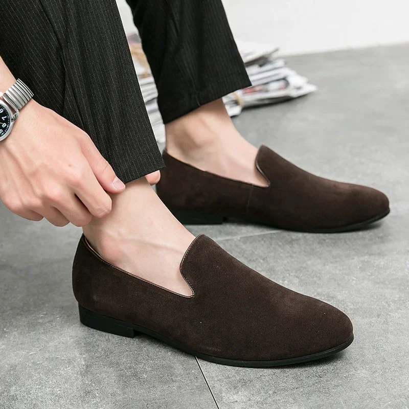 Modieuze suède herenschoenen Zachte zolen Comfortabele loafers Veelzijdige casual platte herenschoenen Groen Nieuwe stijl Gratis levering