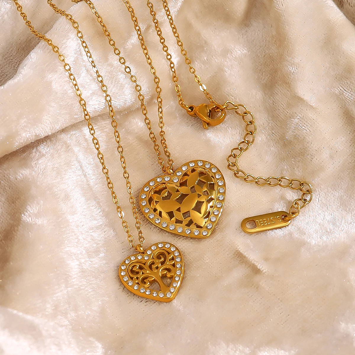 WILD & FREE Edelstahl Hohlherz Anhänger Halsketten für Frauen trend ige exquisite 18 Karat vergoldeten wasserdichten Schmuck