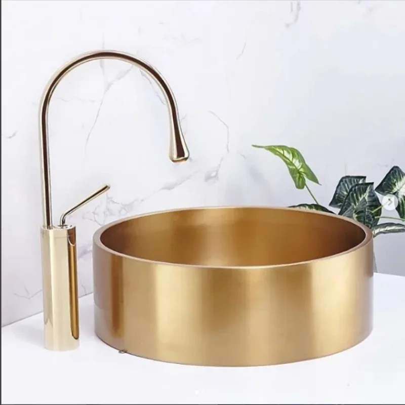 Light luxury minimalist Italian design imported from the same hotel villa bathroom round copper metal table basin