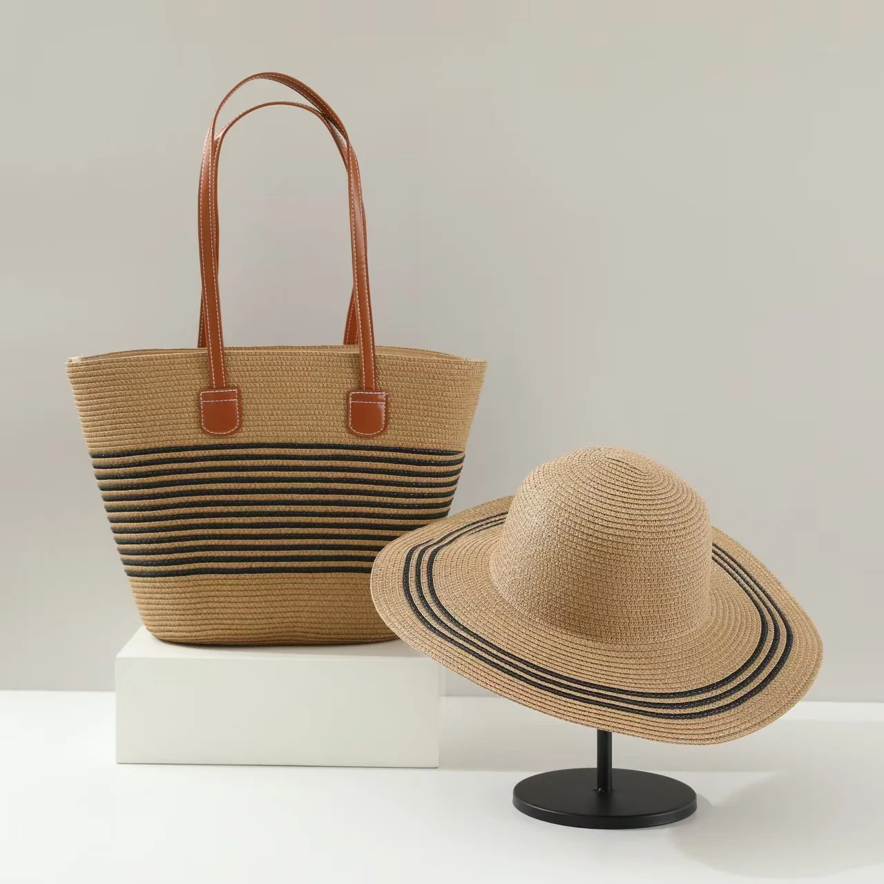 Set Straw Hat and Bag for woman Pure hand woven Retro elegant and gorgeous Designer Vacation Beach 2025 New Straw Hat and Bag