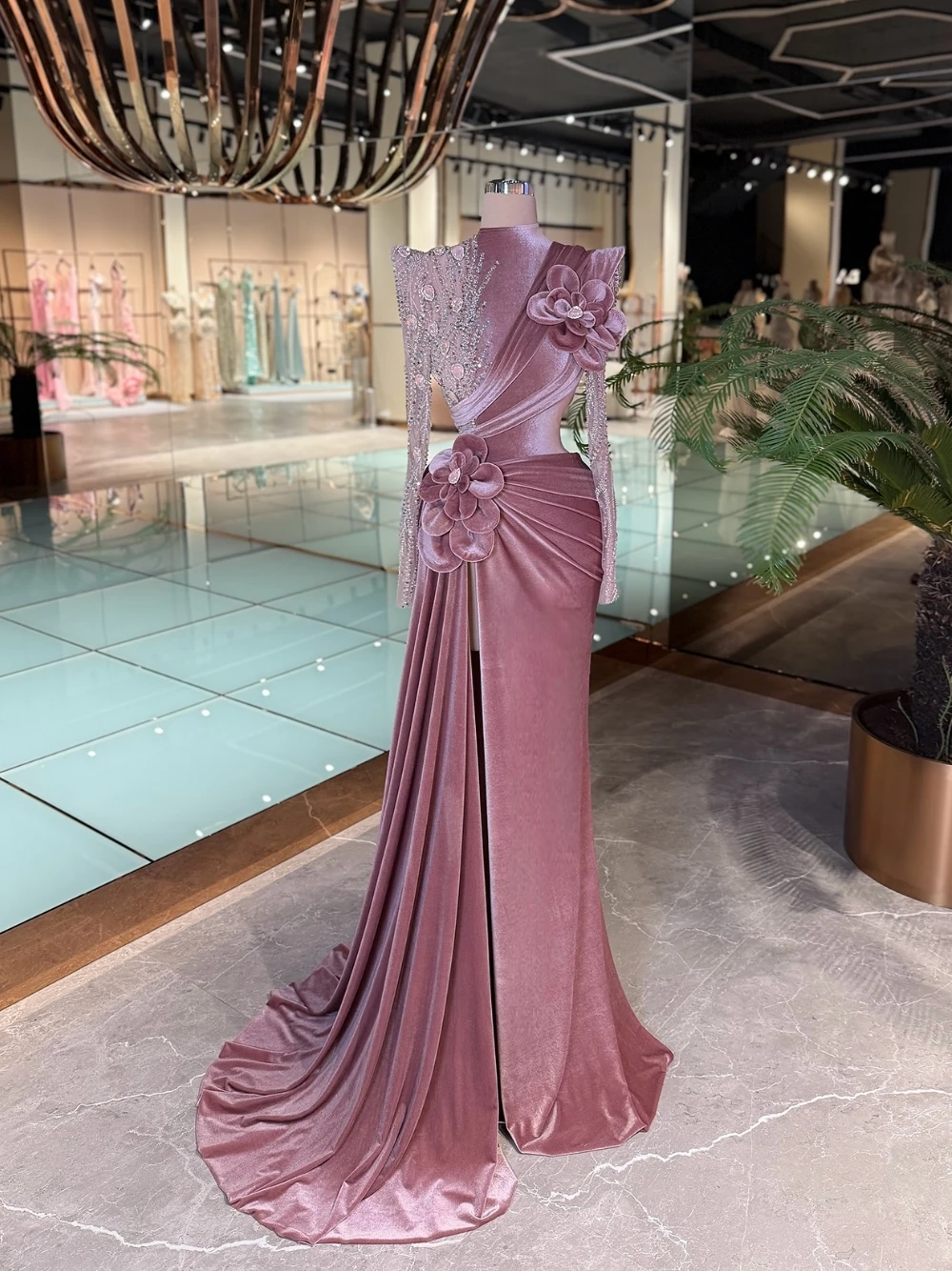 

Vintage Pink Velvet Mermaid Evening Dress Classy 3D Floral Crystal Embroidery Long Sleeve Formal Prom Gown With Draped Train