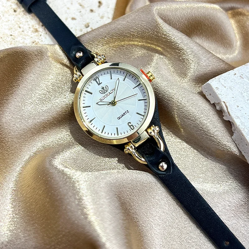 Женские кварцевые наручные часы с кожаным ремешком