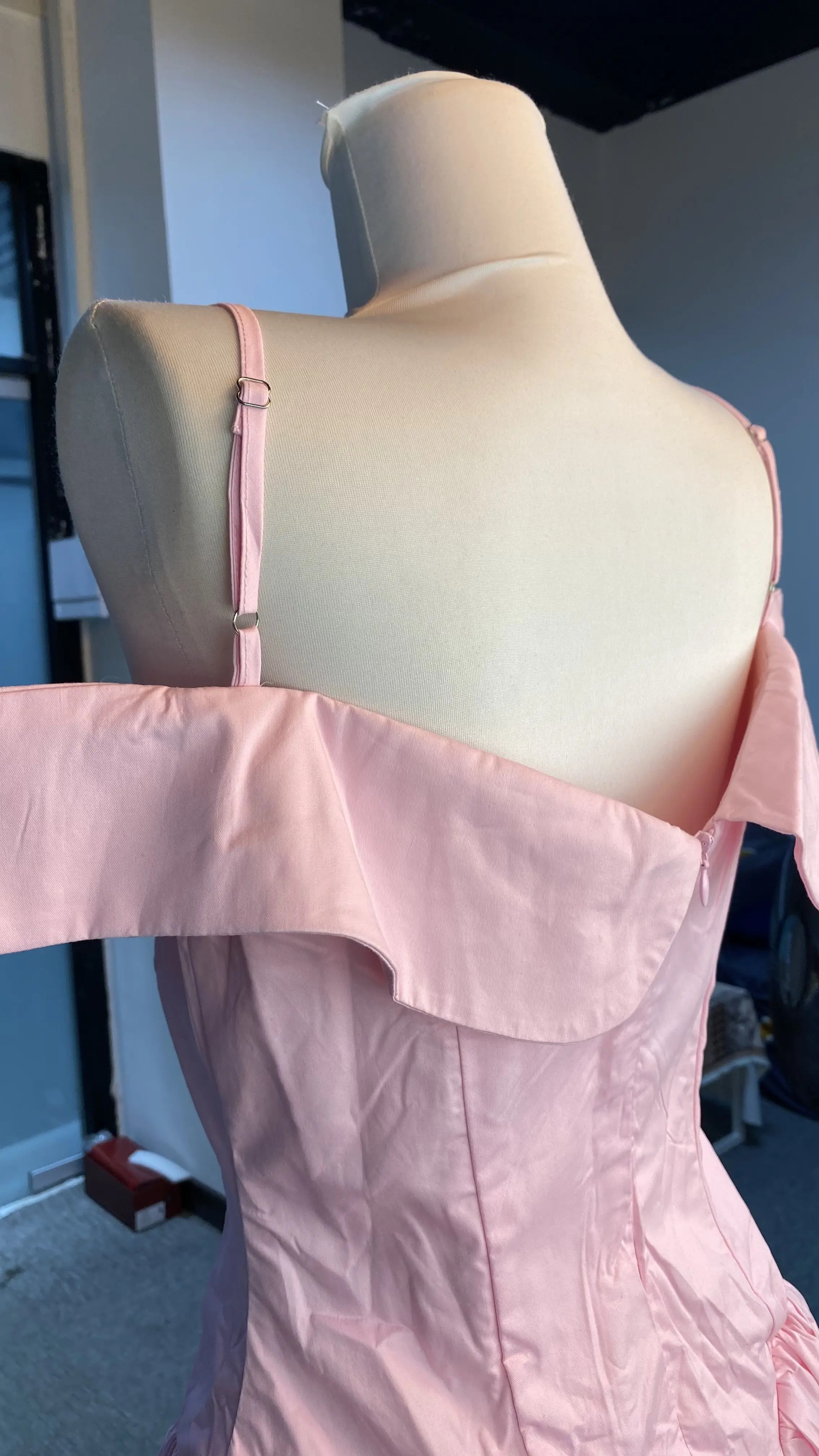 2025, Frühling und Sommer, süßer langer Rock für Damen, Damen-Design, modisch, schulterfrei, schräger Hals, hohe Taille, schlank, elegant, GZMM415