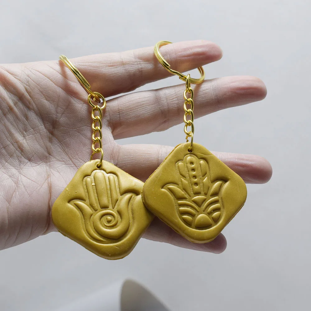 NEW Pottery Tool Fatima Lucky Hand Texture Block Print Emboss Carved Wooden Clay Stamp Argil Tools for Ceramics 3.5CM Round