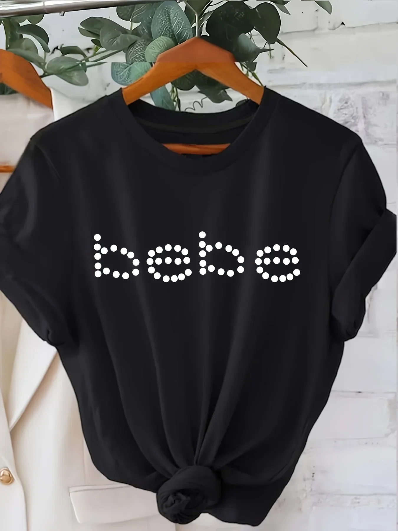 

Повседневный топ для лета и весны. Женская одежда. Футболка с буквенным принтом и коротким рукавом с круглым вырезом.