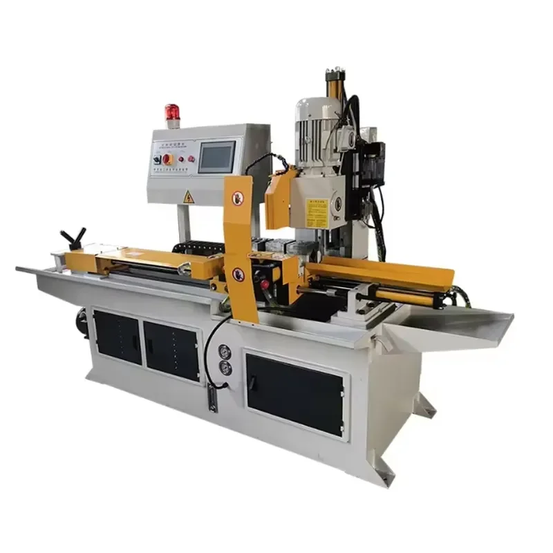 Automatic clamp and lubrication pipe cutting machine With no material automatic shutdown function