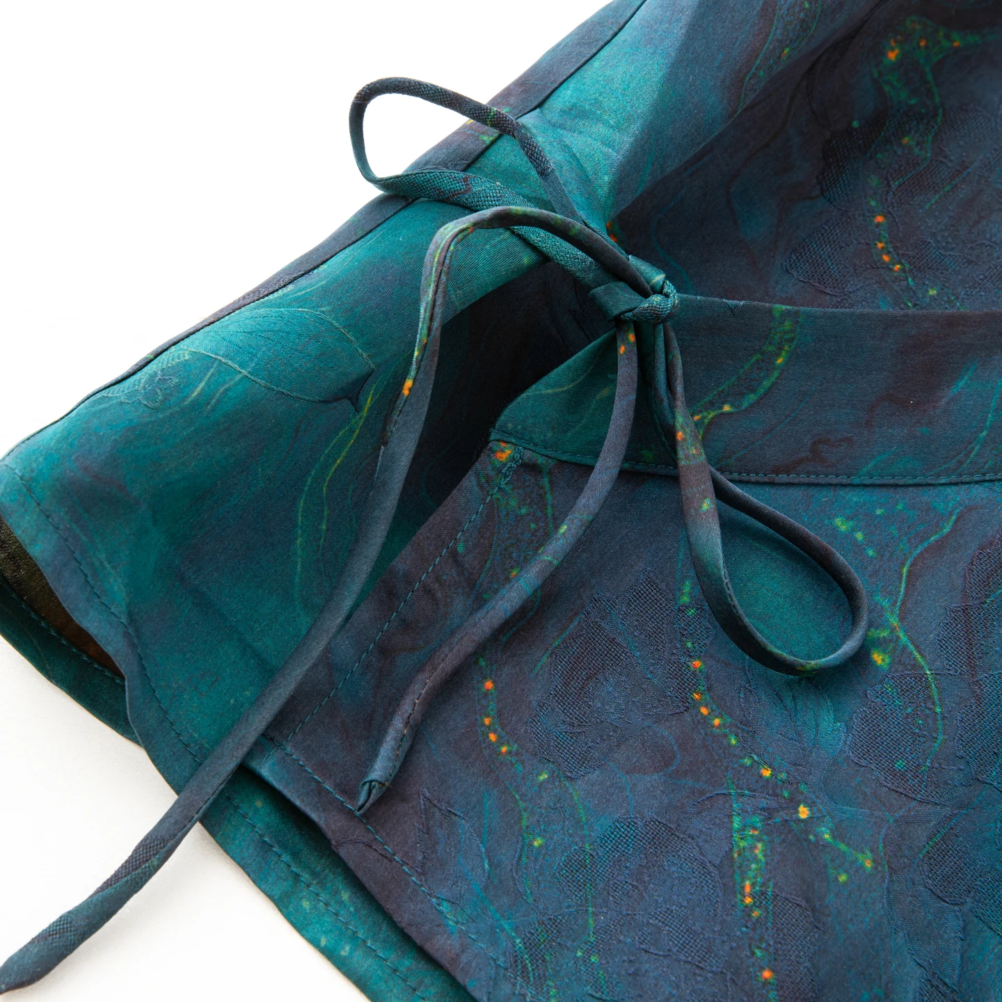 2025 Women's Summer New Breathable 100% Natural Mulberry Silk Gambiered Guangdong Gauze Tea Robe V-neck Strap Short Top