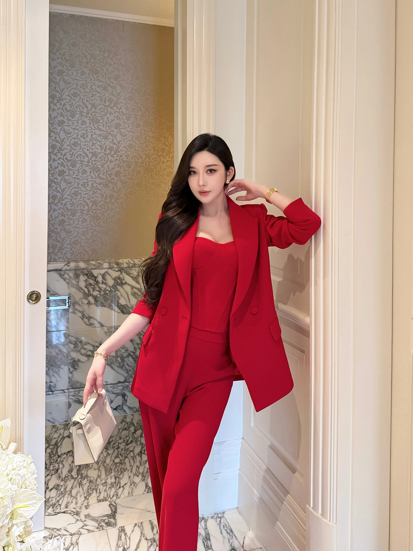 

Новогодний красный комплект: брюки с высокой талией и широкими штанинами, сексуальный и элегантный топ, модный женский ансамбль из двух предметов