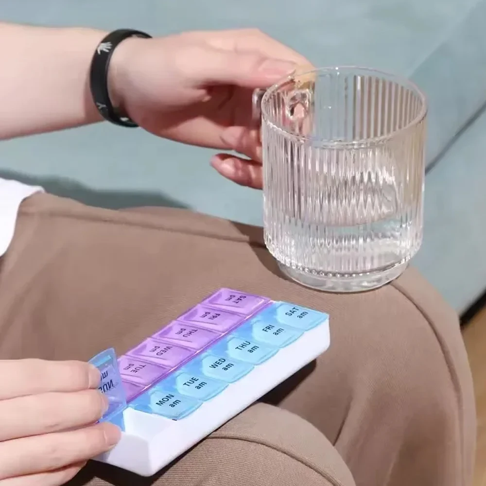 علبة حبوب منع الحمل 7 أيام أسبوعي صندوق تخزين الأدوية صف مزدوج 14 شبكة Tablte موزع المنظم غطاء مفتوح حاوية أدوات الإسعافات الأولية