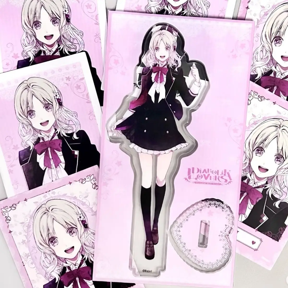 Komori Yui-uniforme escolar de la serie, soporte acrílico, exhibición de figuras de amantes Diabolik, colección de productos de Anime, decoración de escritorio, regalo bonito