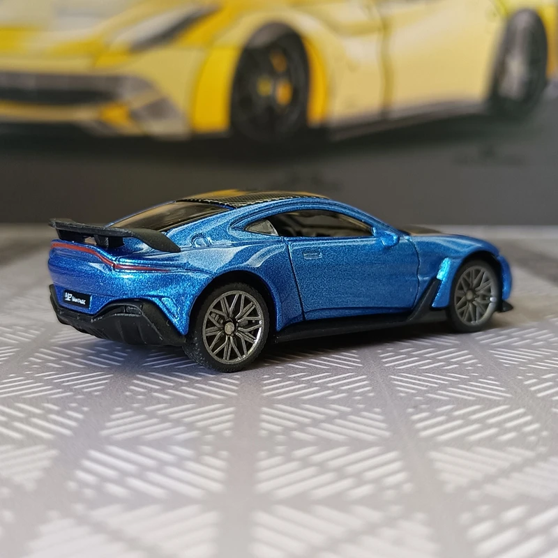 1:64 simulation Aston Martin V12 alloy car model mini size supercar gift desktop static ornament decoration