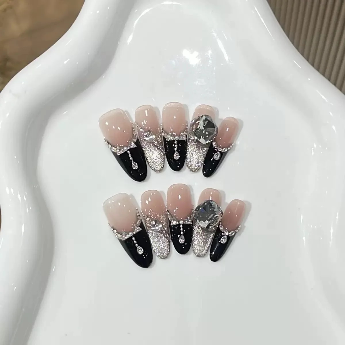 

10Pcs Long Luxury Rhinestone Fake Nails Black French Tips Press on False Nails for Women and Girls Wedding Party Dance Wearing
