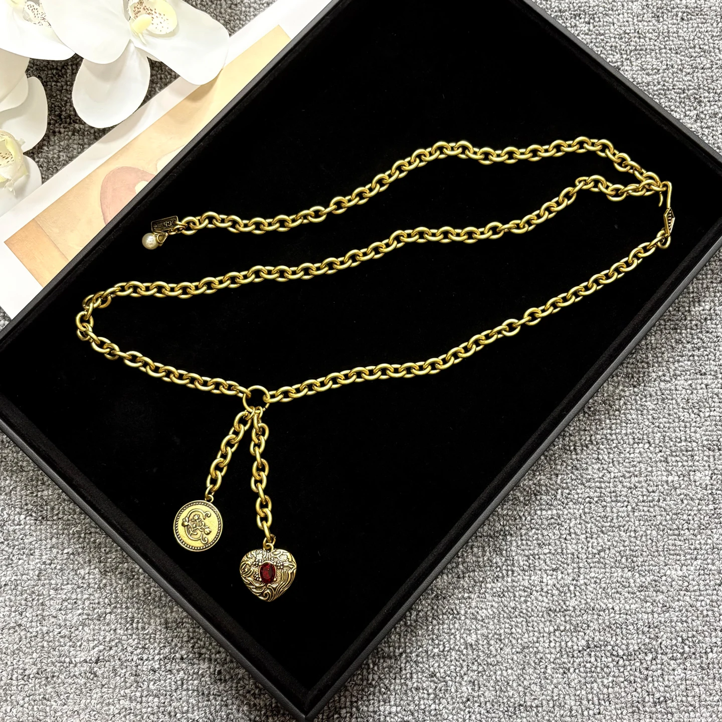 

Vintage gilded gemstone decoration waist chain tassel pendant made of gold fine waist, exquisite fine women's waist chain
