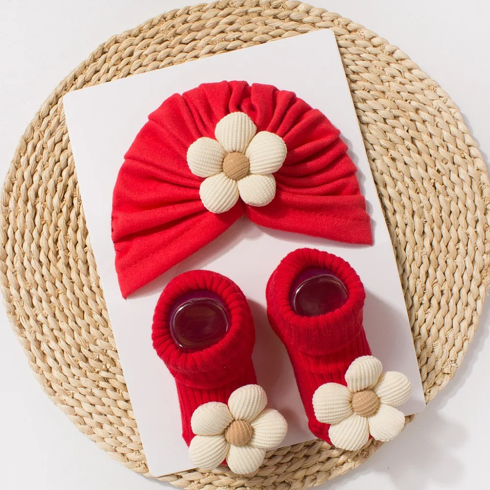 

Sweet Big Flower Baby Hat Socks Set Comfortable Soft Knit Newborn Hat with Socks Non-Slip Breathable Infant Socks Set