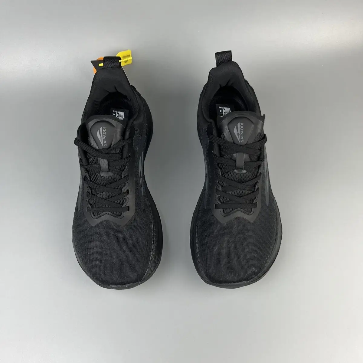 

Best-selling men's and women's professional running trainers Wide-fit, lightweight and breathable outdoor running shoes