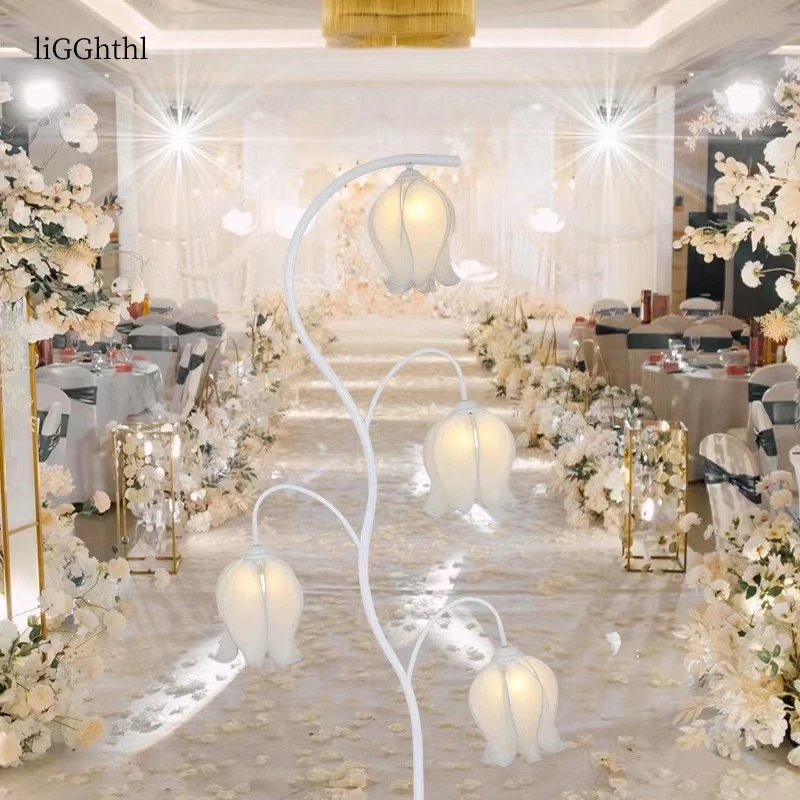 Luces de boda modernas, luces LED de ambiente de vacaciones, lámpara de pie de decoración de fondo de flores pequeñas de plomo para escenario de fiesta