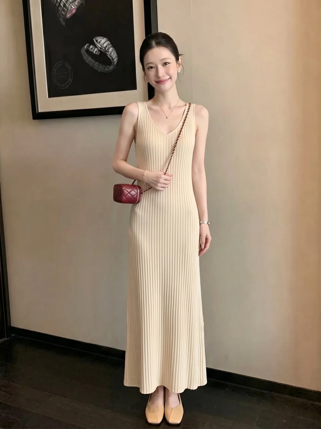 

Sexy Knitted Sleeveless Dress Korean Style Summer Elegant Slimming Midi Dress V-Neck Gown for Women Mid-Thigh Length