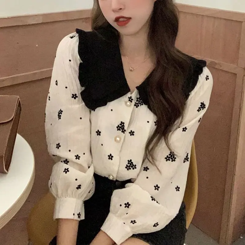 Stylish Floral Embroidery Shirt Spring Autumn Sweet Doll Collar Basic Female Clothing Single-breasted Commute Long Sleeve Blouse