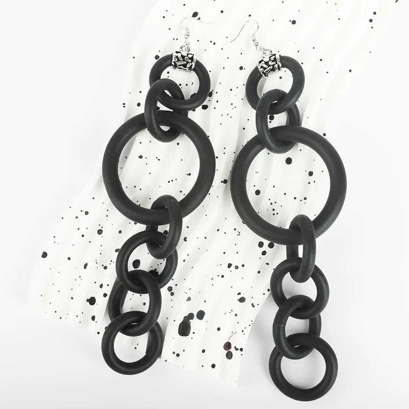 UKEBAY Minimalistische Geometrische Gummi-Ohrhänger für Frauen, Ketten-Statement-Ohrringe, Alltags-Punk-Mode-Ohrringe – Detail 3