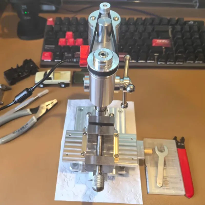 Manual XY Cross Slide Table High Precision Lead Screw Drive Compound Worktable with Flat Vise for Milling & Drilling