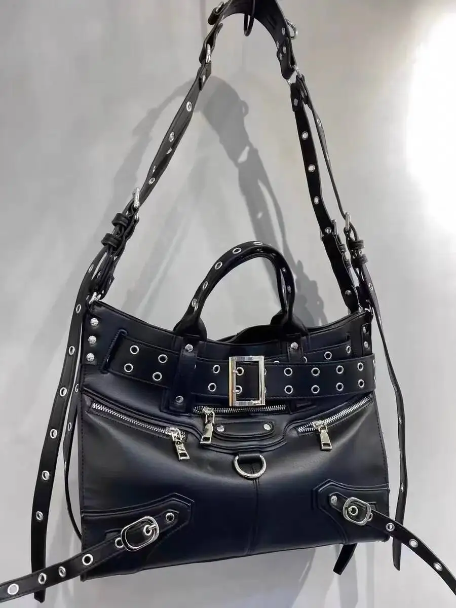 

Bloom Rivet Black Tote Bag Women Y2k Grunge Vintage Large Capacity Crossbody Bags Ladies Moto Biker Designer Handbag