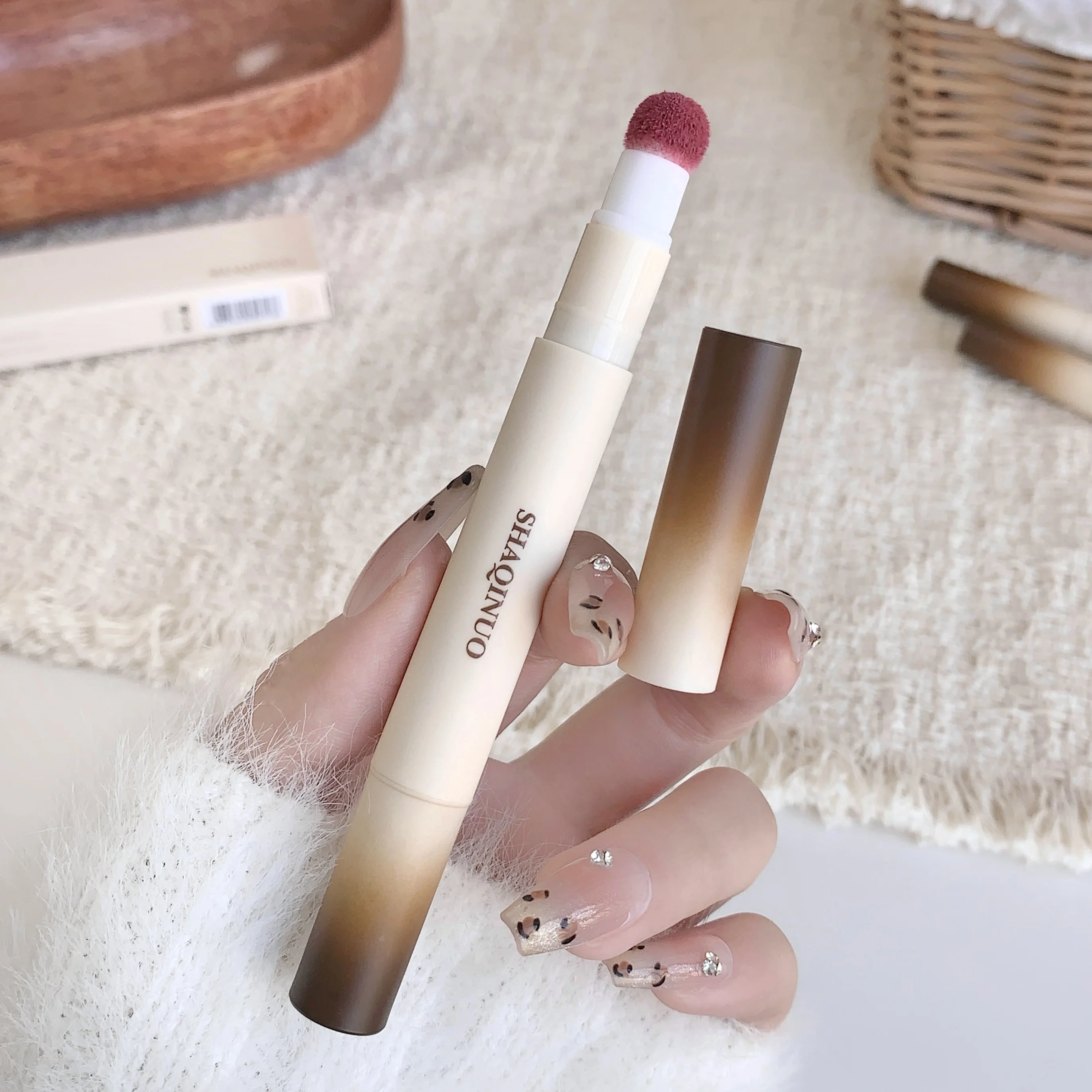 SHAQINUO Velvet Soft Lip Glaze Matte Lipstick Cream Fluffy Brush Head Long-lasting Whitening Lip Cream Waterproof Lip Mud