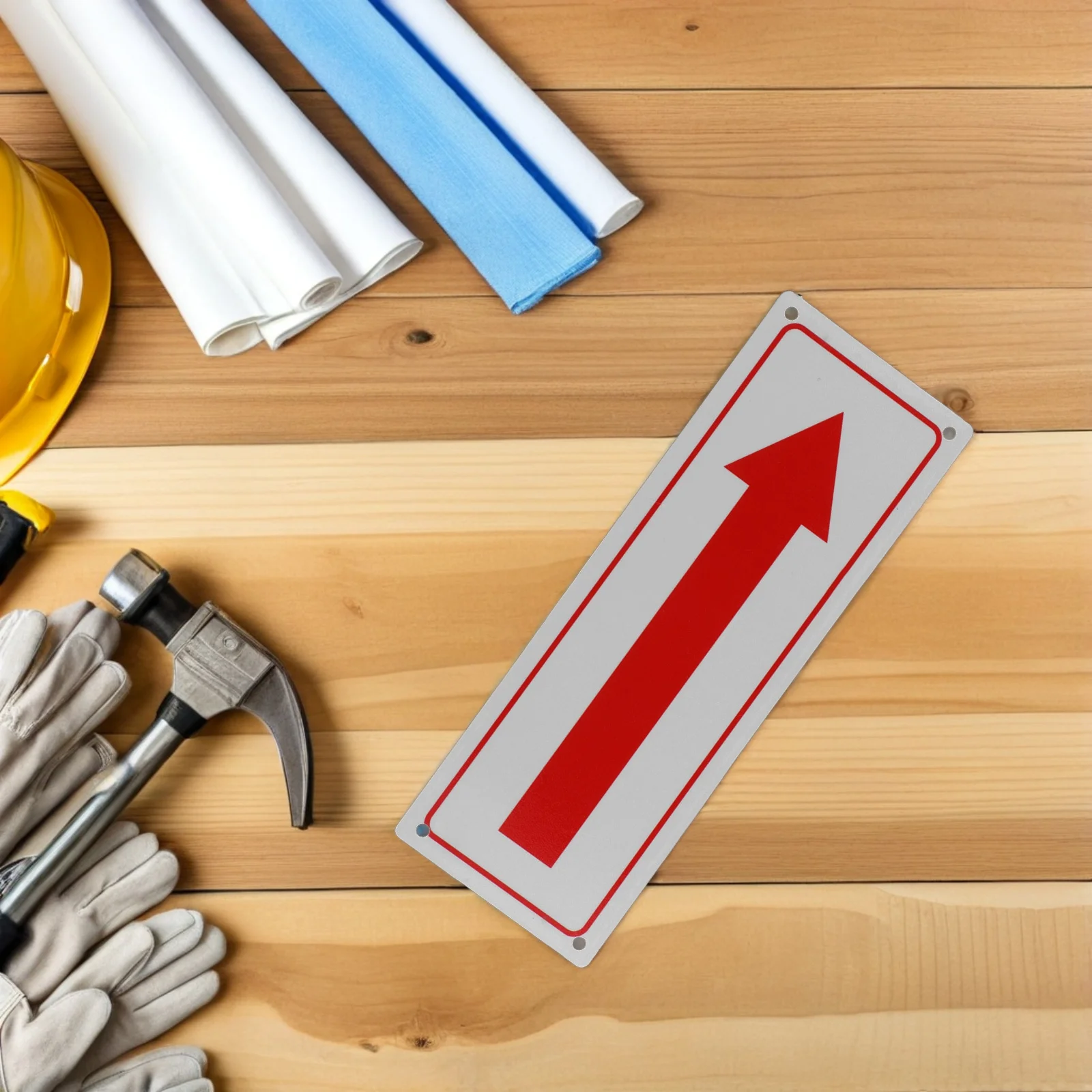 علامة السهم: مؤشر اتجاهي معدني من سبائك الألومنيوم الأحمر لوقوف السيارات في الأماكن المغلقة والخارجية، توجيه حركة المرور لمركز المدرسة