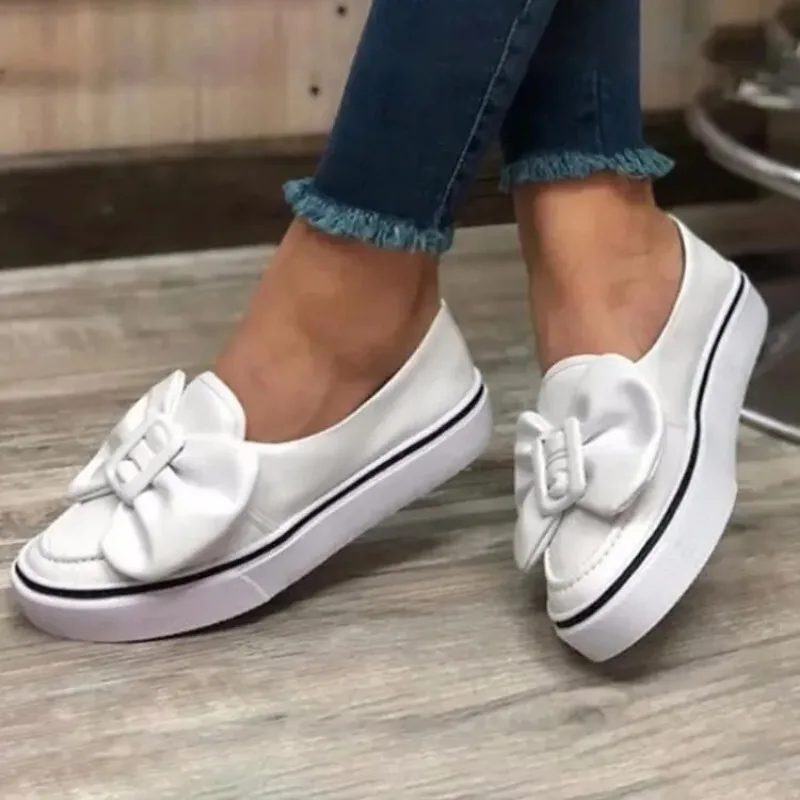 Sneakers da donna floccaggio scarpe Bowknot donna autunno primavera Slip On mocassini Walking donna Plus Size Casual moda femminile