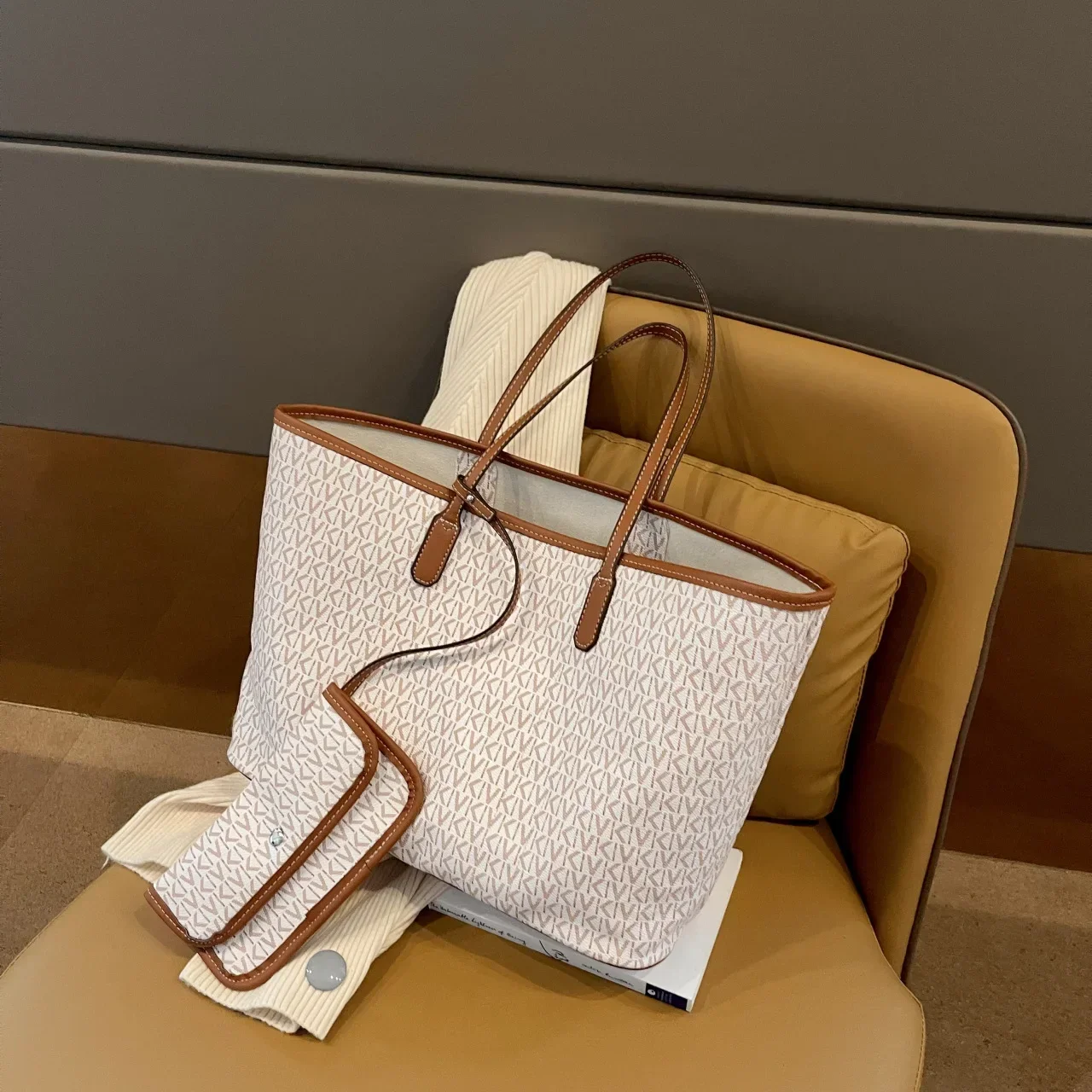 

2025 Trendy Women's Shoulder/Handheld Tote - Fashionable Practical Big Capacity Spacious for Work & Life