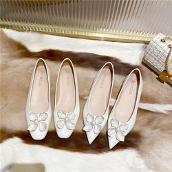 Women Flats with Flower Daily Casual Flat Shoes for Girls White Wedding Shoes 31-46 Large Size Soft Sole Pointed Head Slip On