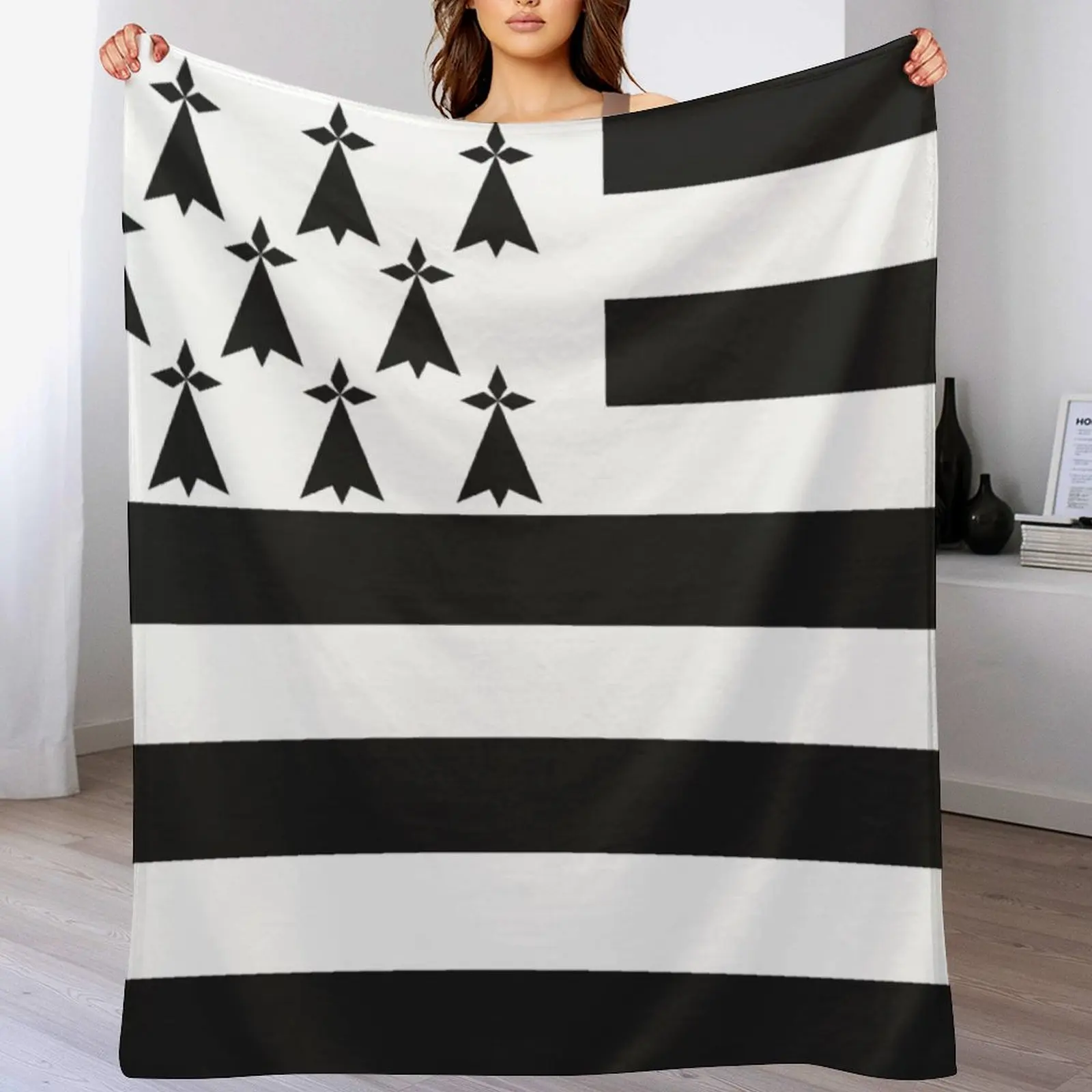 Flag of Brittany Drapeau Breton Gwenn-ha-du Ermine black and White HD HIGH QUALITY ONLINE STORE Throw Blanket Beach Blankets