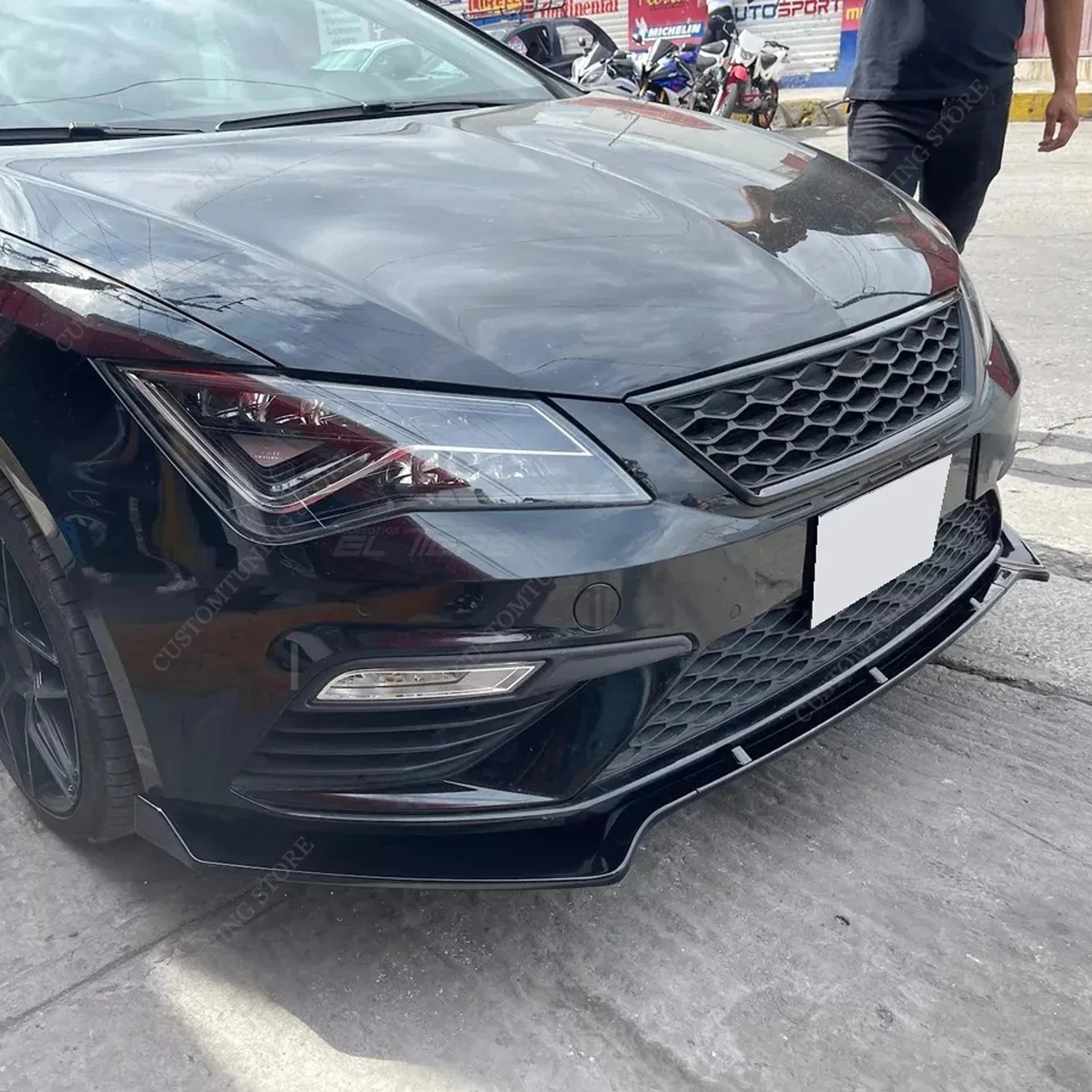 Dla Seat MK3.5 Cupra Przedni zderzak Spoiler Splitter Dyfuzor Retrofit dla Leon MK3 S/S S/C S/T Cupra 2017-2020 LCI Tuning