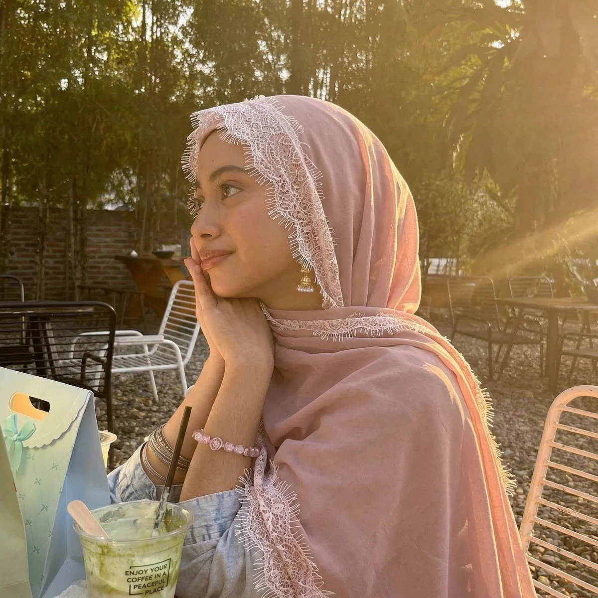 

Fashion Women Chiffon Shawl Scarf Solid with Lace Trim Muslim Headscarf Wrap Shawls Islamic Turban Ramadan Headband 170*70cm