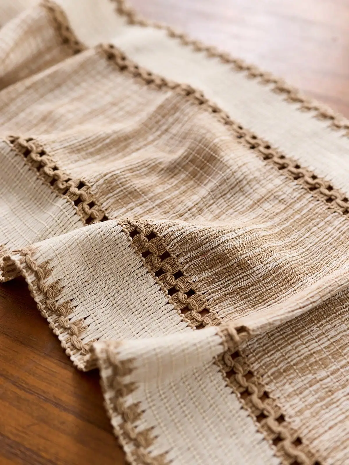 Khaki Makramee-Stil Boho Farmhouse Tischläufer mit Quasten Rechteckiges Design Strapazierfähiger Stoff für Heim-, Restaurant- und Küchendekoration – Detail 17