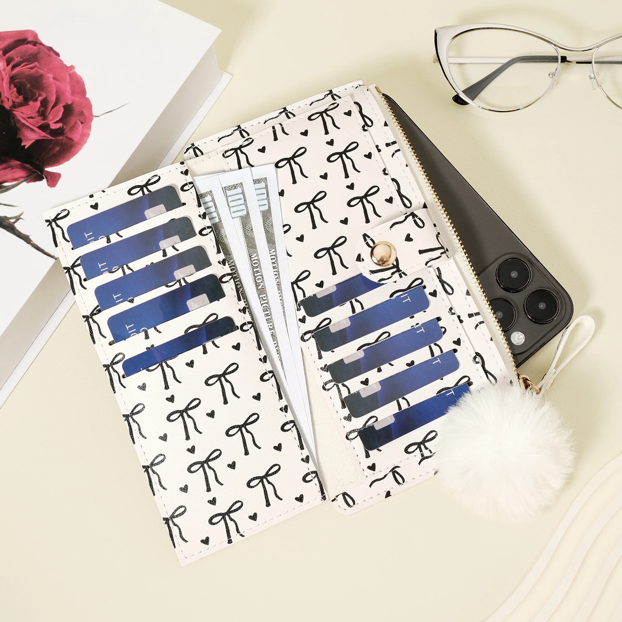 حقيبة يد طويلة - محفظة عملات معدنية أنيقة مع سحر بوم بوم تتميز بفتحات متعددة للبطاقات ومقصورات للهاتف وأنيقة #5