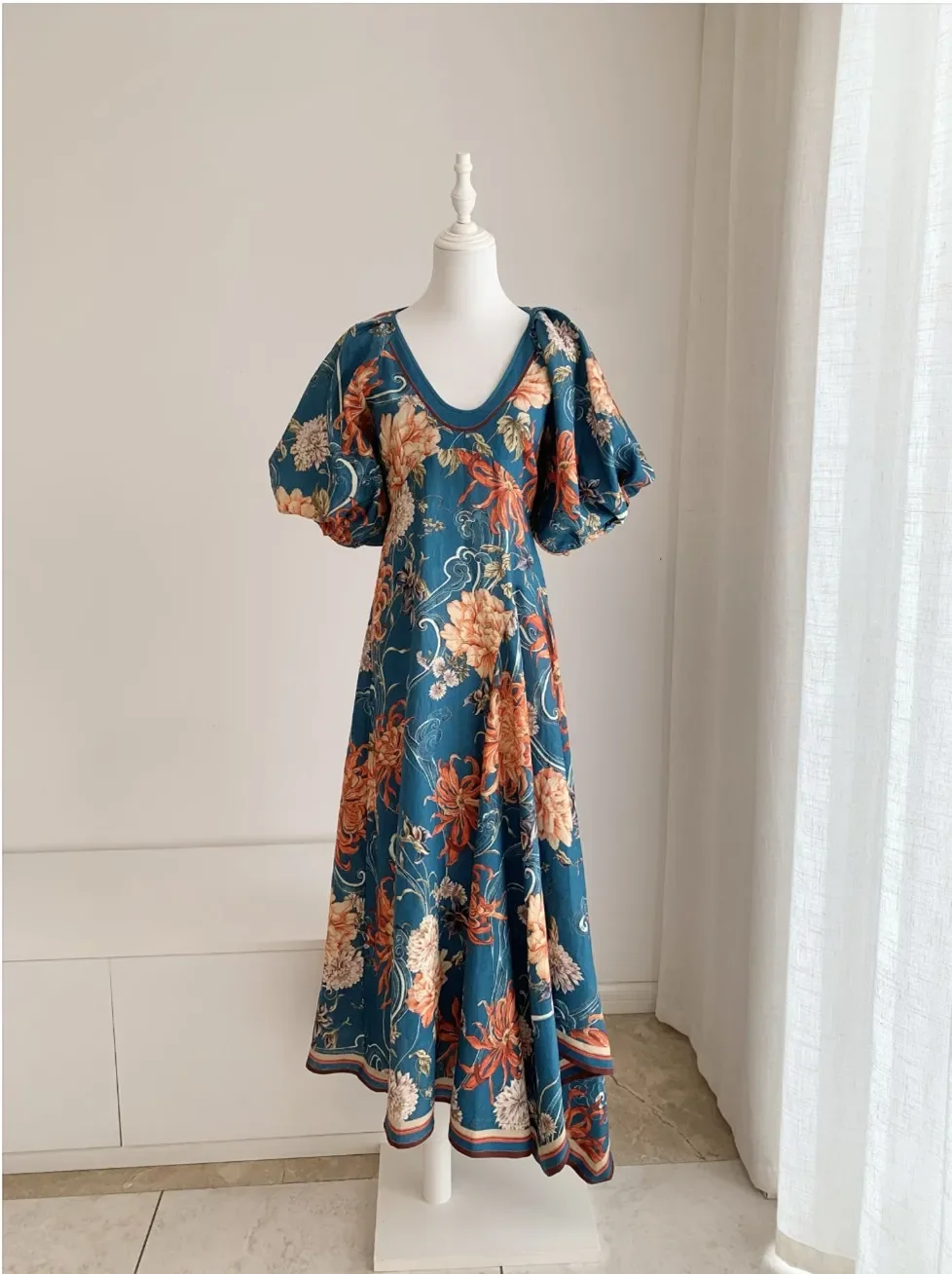 여성 린 드레스 반팔 버블 슬리브 브이넥 우아한 프린트 비대칭 드레스 가을 신상 패셔너블 가운